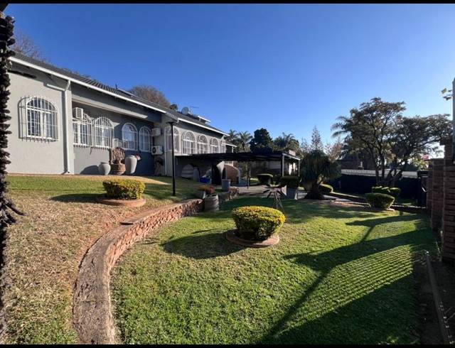 4 BEDROOM HOUSE FOR SALE IN MAGALIESKRUIN